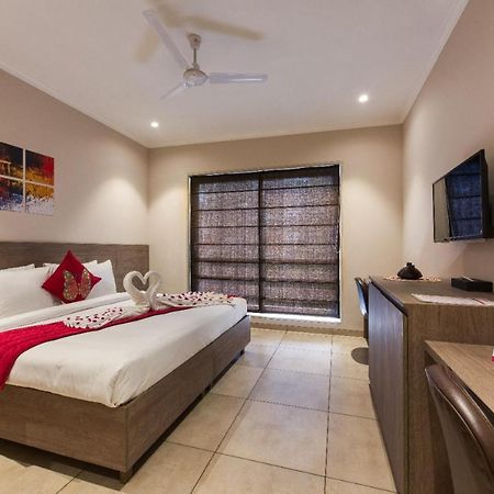 Rosastays Gurugram Golf Course Gurgaon Exteriör bild